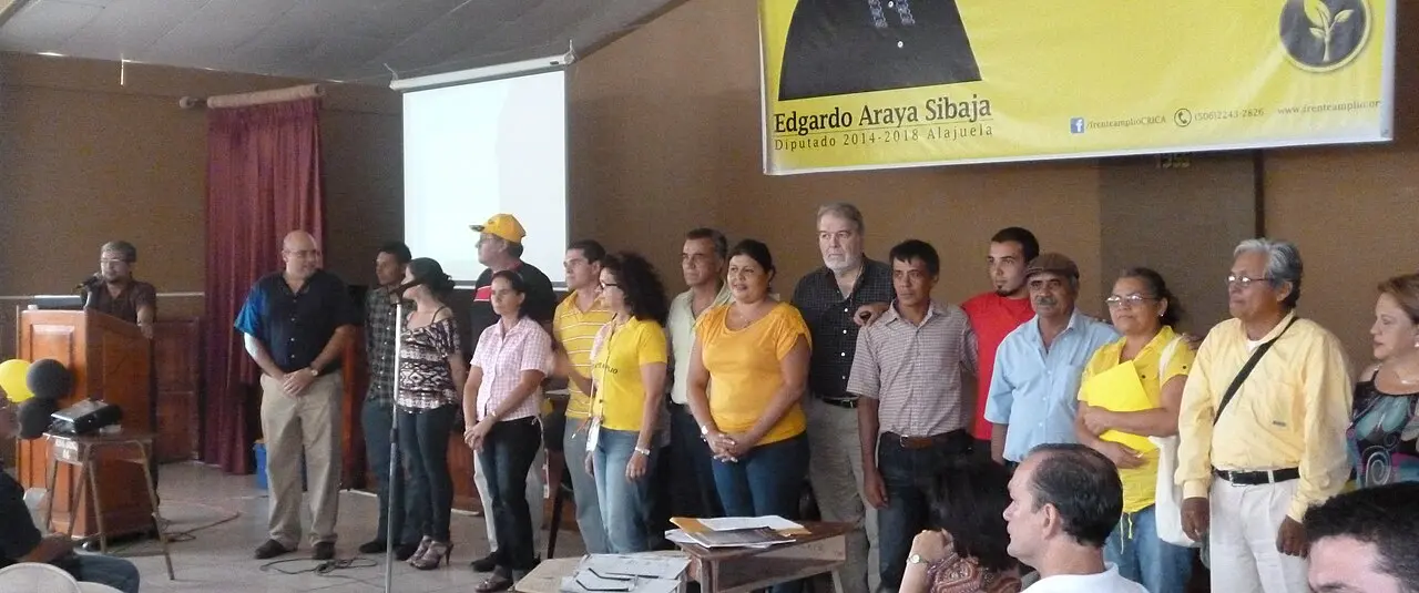 Frente Amplio propone fijar la jubilación a los 65 años