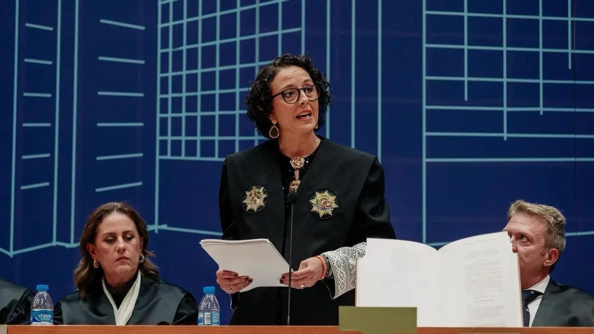 Los procuradores valencianos cargan contra la Ley de Eficiencia