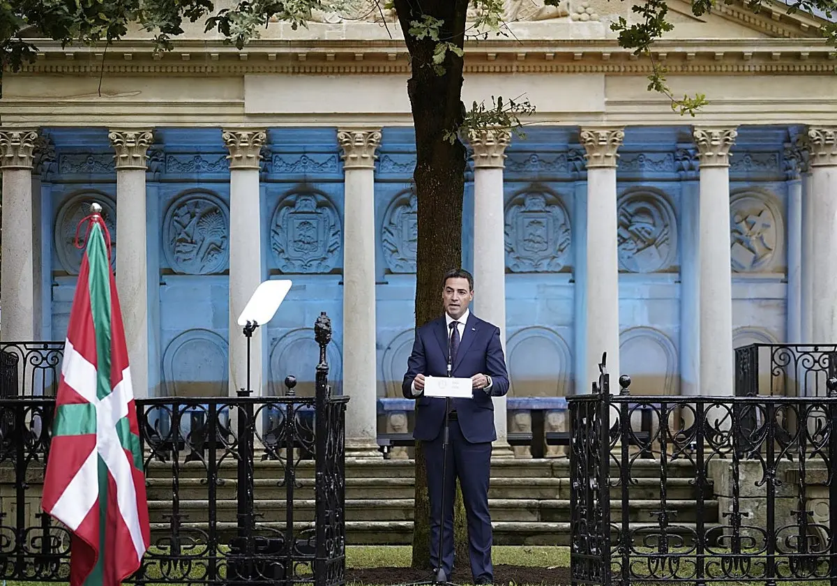 Pradales, en el acto en Gernika de conmemoración del 90º aniversario del primer Gobierno vasco Pradales, en el acto en Gernik