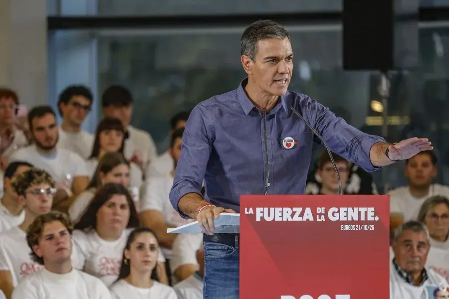 Pedro Sánchez advierte que un Gobierno PP-Vox retrocedería 50 años