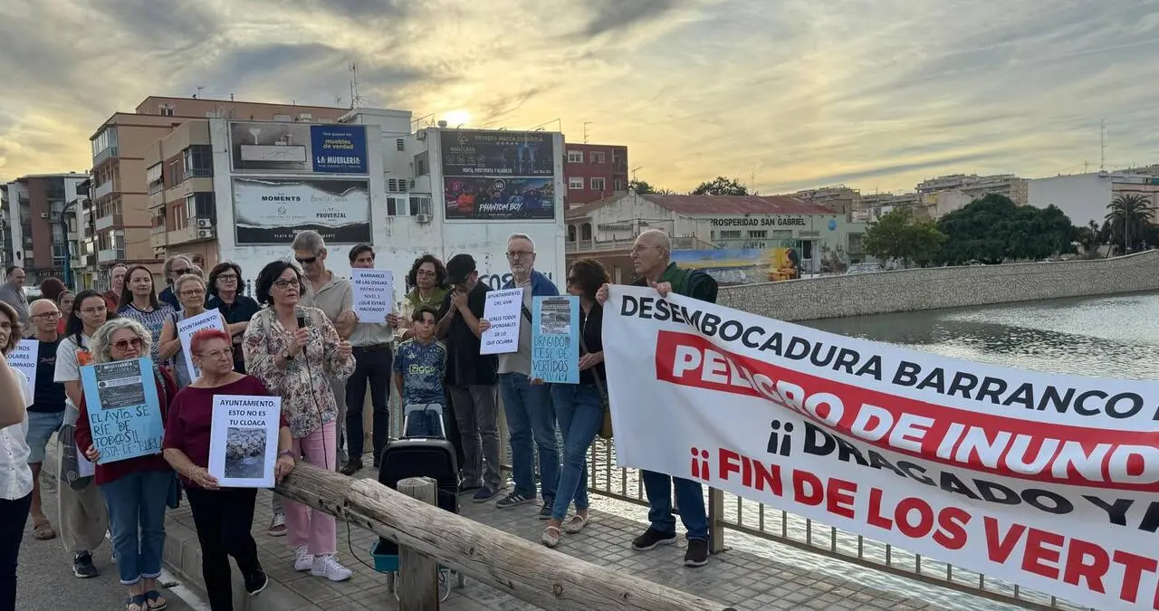 Concentración en el barranco de las Ovejas de este pasado viernes 23 de octubre