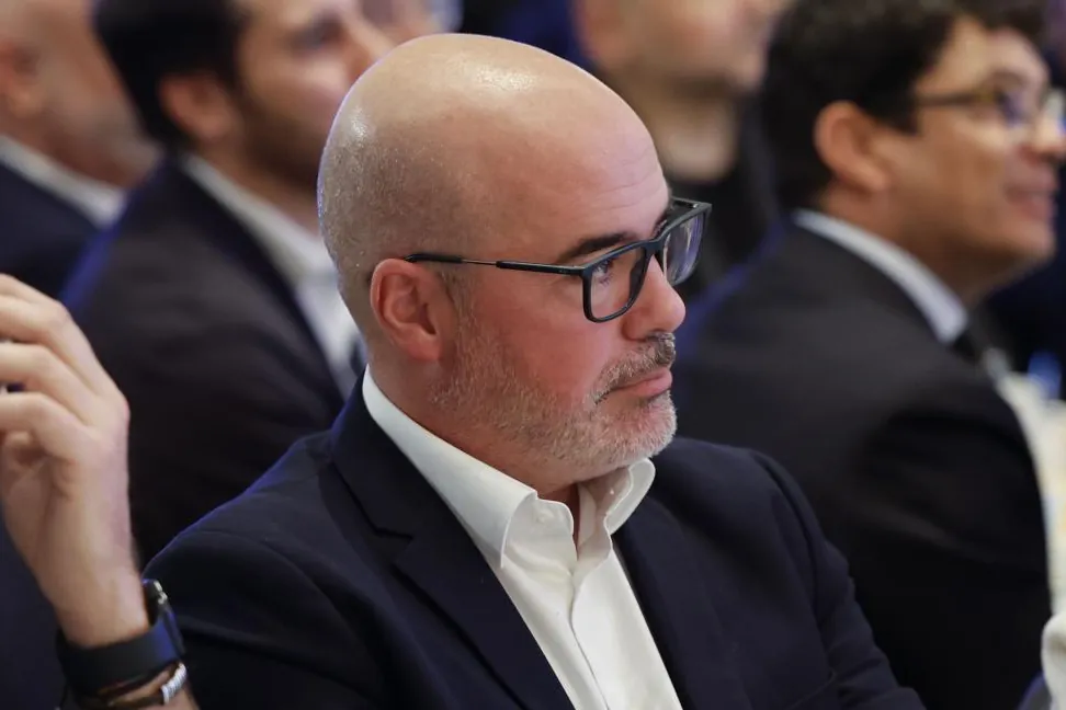 El delegado del Gobierno en Madrid dimite tras la acampada de Sol