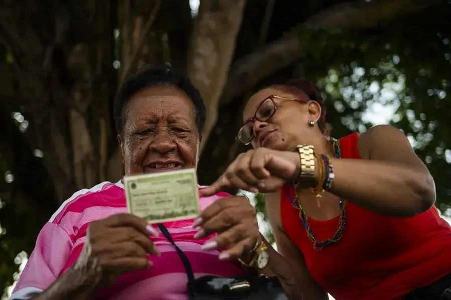 Maria José da Silva, 89, vota en Manaos pese a su movilidad