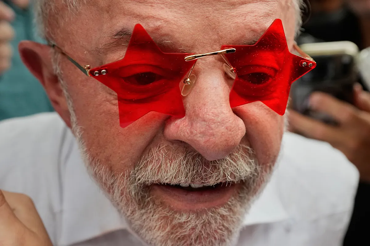 Lula da Silva se reelige con 51,76% y frena la derecha en Brasil