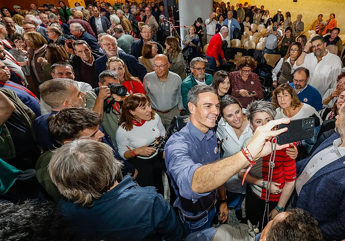 Pedro Sánchez, en un acto con militantes en Burgos. Pedro Sánchez, en un acto con militantes en Burgos. (Ep)