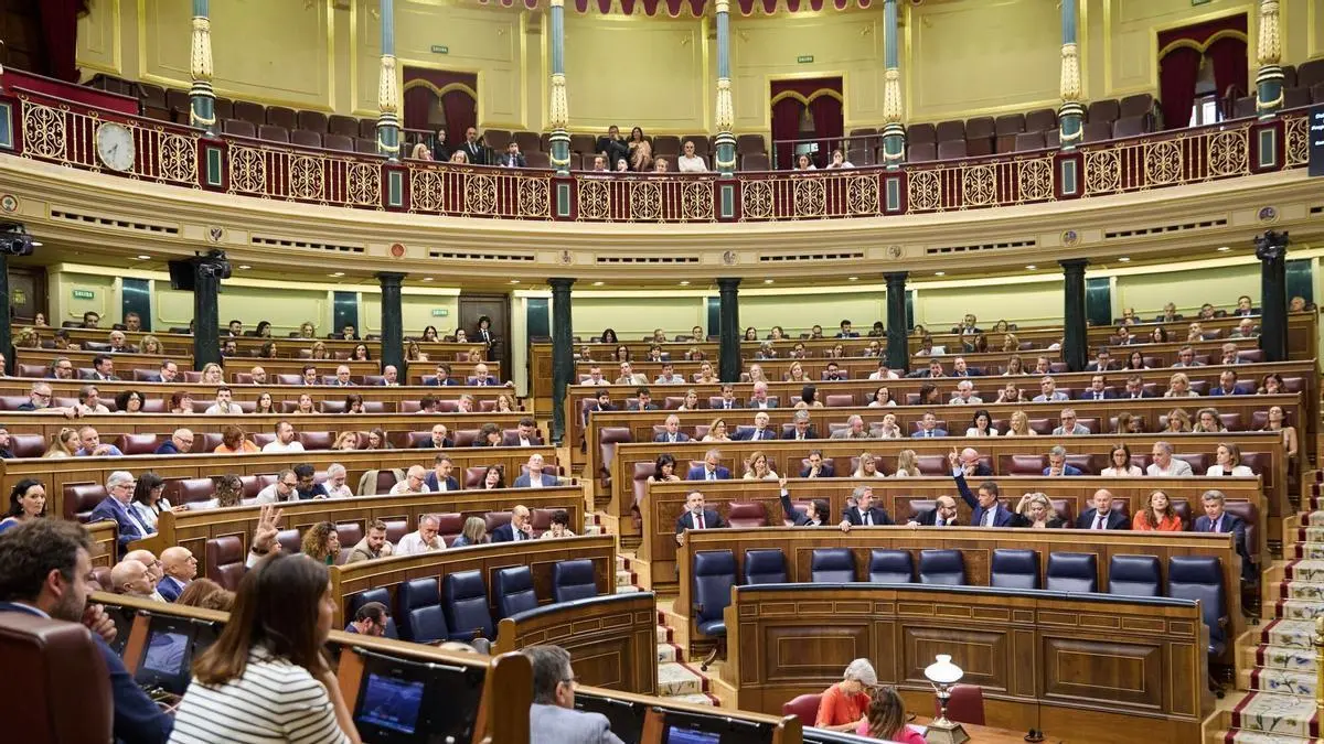 Los diputados que abandonan la cámara reciben hasta 24 meses de indemnización por cese equivalente a 3.669 euros mensuales