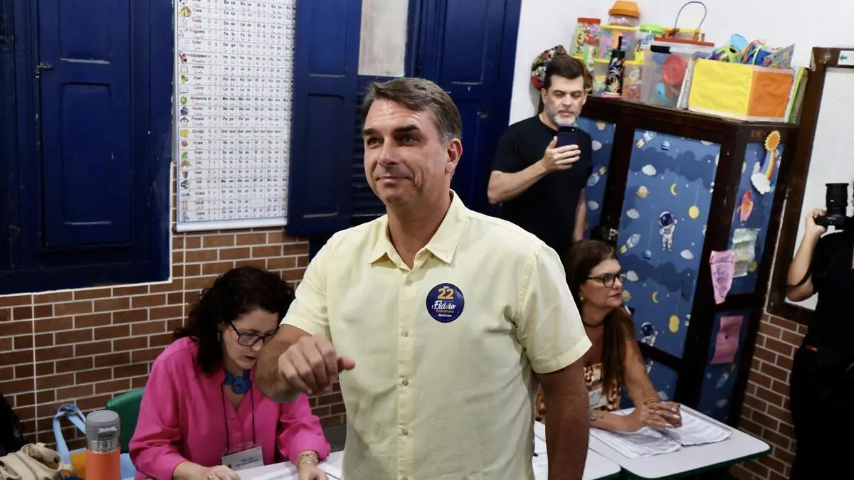 Luiz Inacio Lula gana la reelección con 3,5 puntos sobre Flávio Bolsonaro
