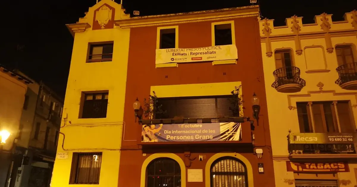 CCC presenta once recursos contra planes lingüísticos en municipios catalanes
