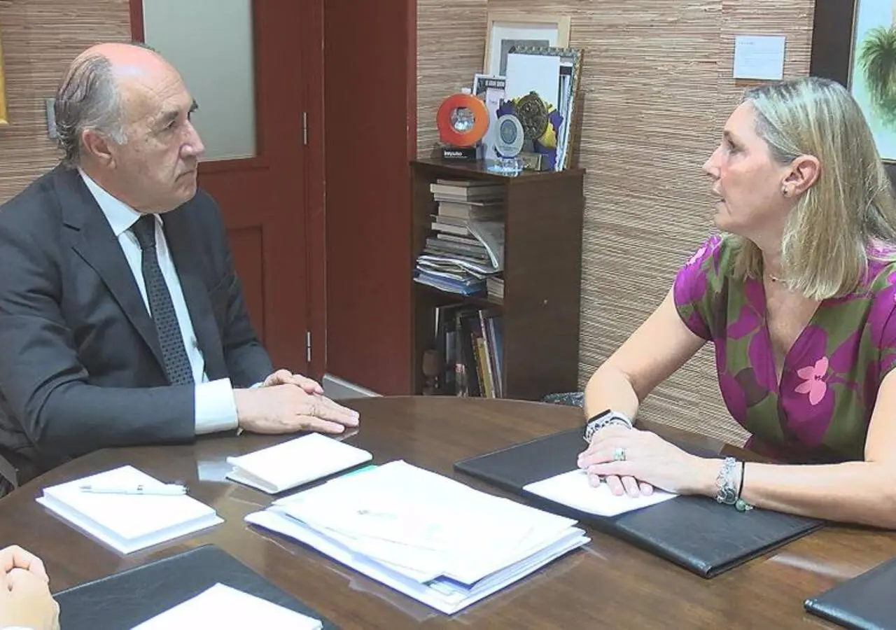 Landaluce y Pérez Custodio en el Ayuntamiento, en imagen de archivo. / RA