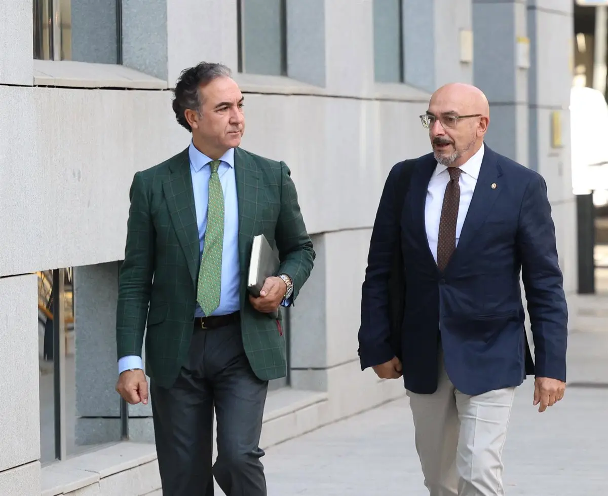 Mandos de Policía y Guardia Civil declaran que vieron barcos de Marruecos y que agentes guiaban a migrantes hacia Ceuta
