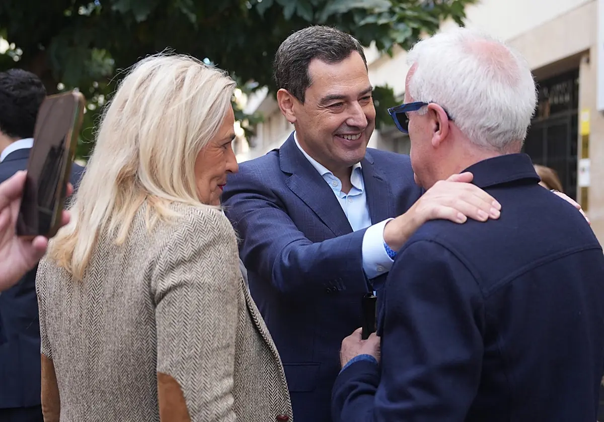 “Sánchez no lo está haciendo bien y se merece un reproche”, afirma Juanma Moreno