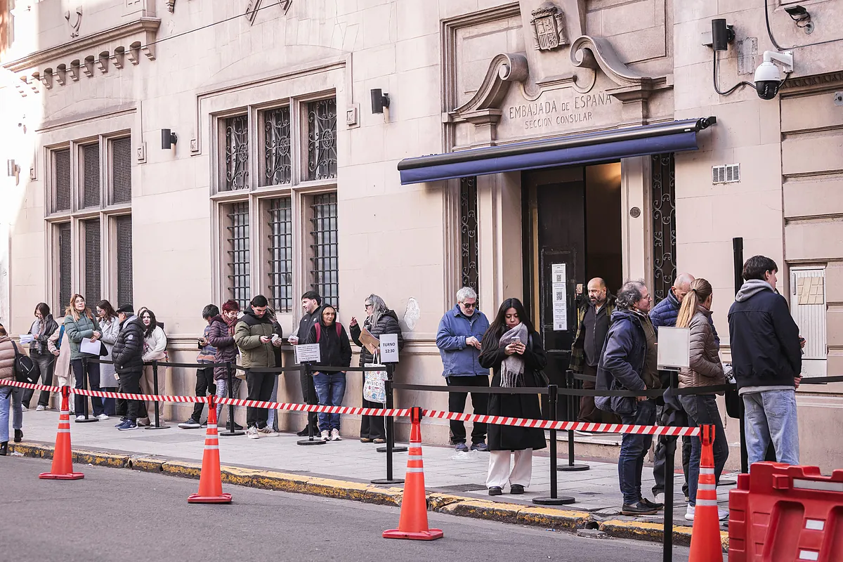Hazte Oír pide al Supremo que suspenda también el voto de los hijos mayores de edad de los nacionalizados por la ley de nietos