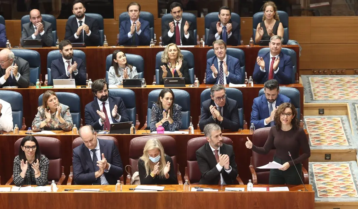 Isabel Díaz Ayuso y la bancada 'popular' en la Asamblea de Madrid