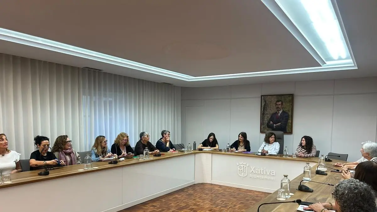 El Consell de les Dones de Xàtiva retira su vocal a la representante de Vox por decir que Cruz Roja trafica con personas