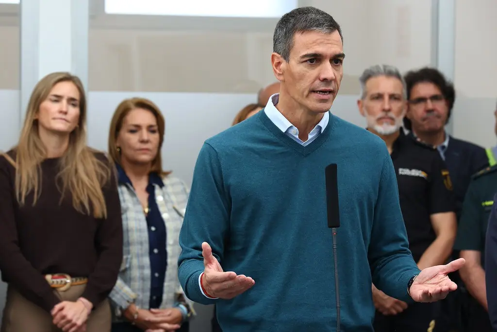 Pedro Sánchez visita el Puesto de Mando Avanzado en Oliva, Valencia (20/10/26)