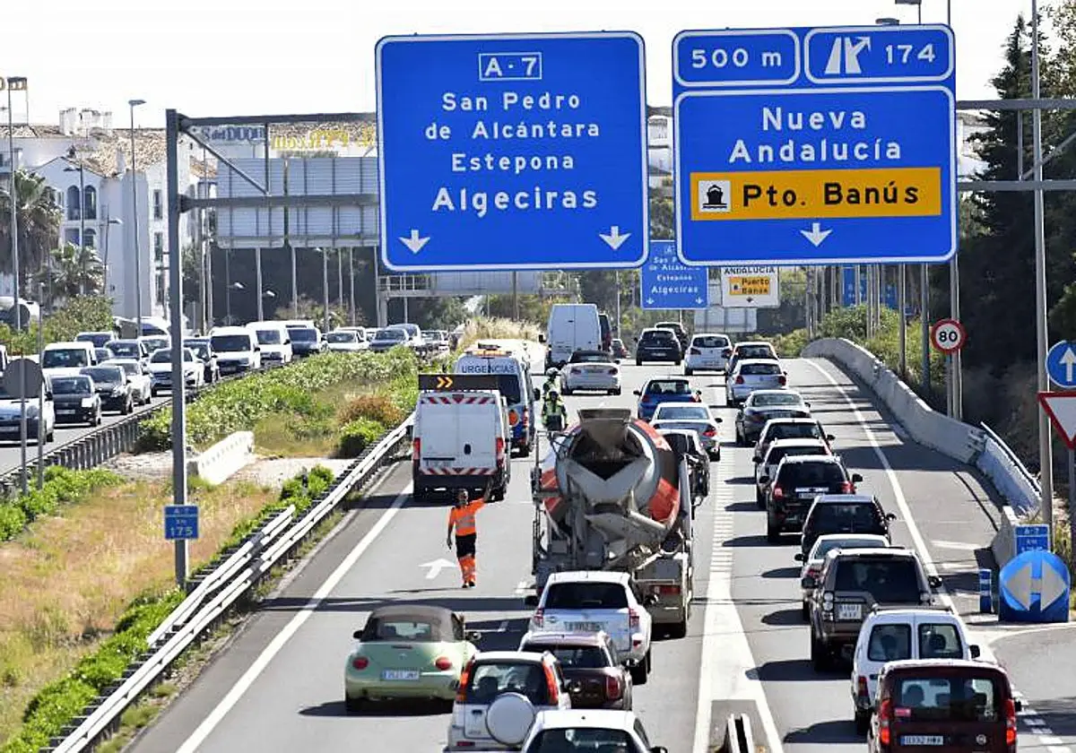 Atasco de tráfico en Marbella Atasco de tráfico en Marbella. (Archivo)