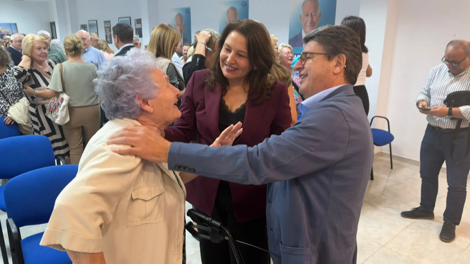 El PP promete revalorizar las pensiones de 110.000 almerienses y una bajada general de impuestos