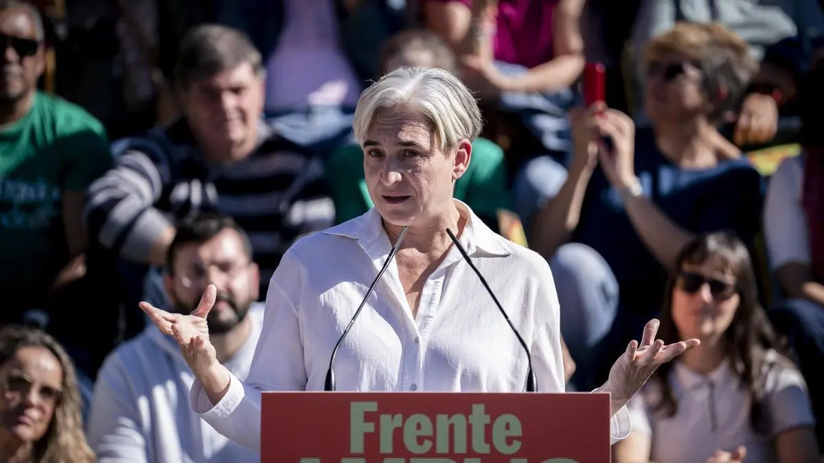 El Frente Amplio registra sus listas con Colau por Barcelona, Delgado por Madrid y Santiago por Sevilla