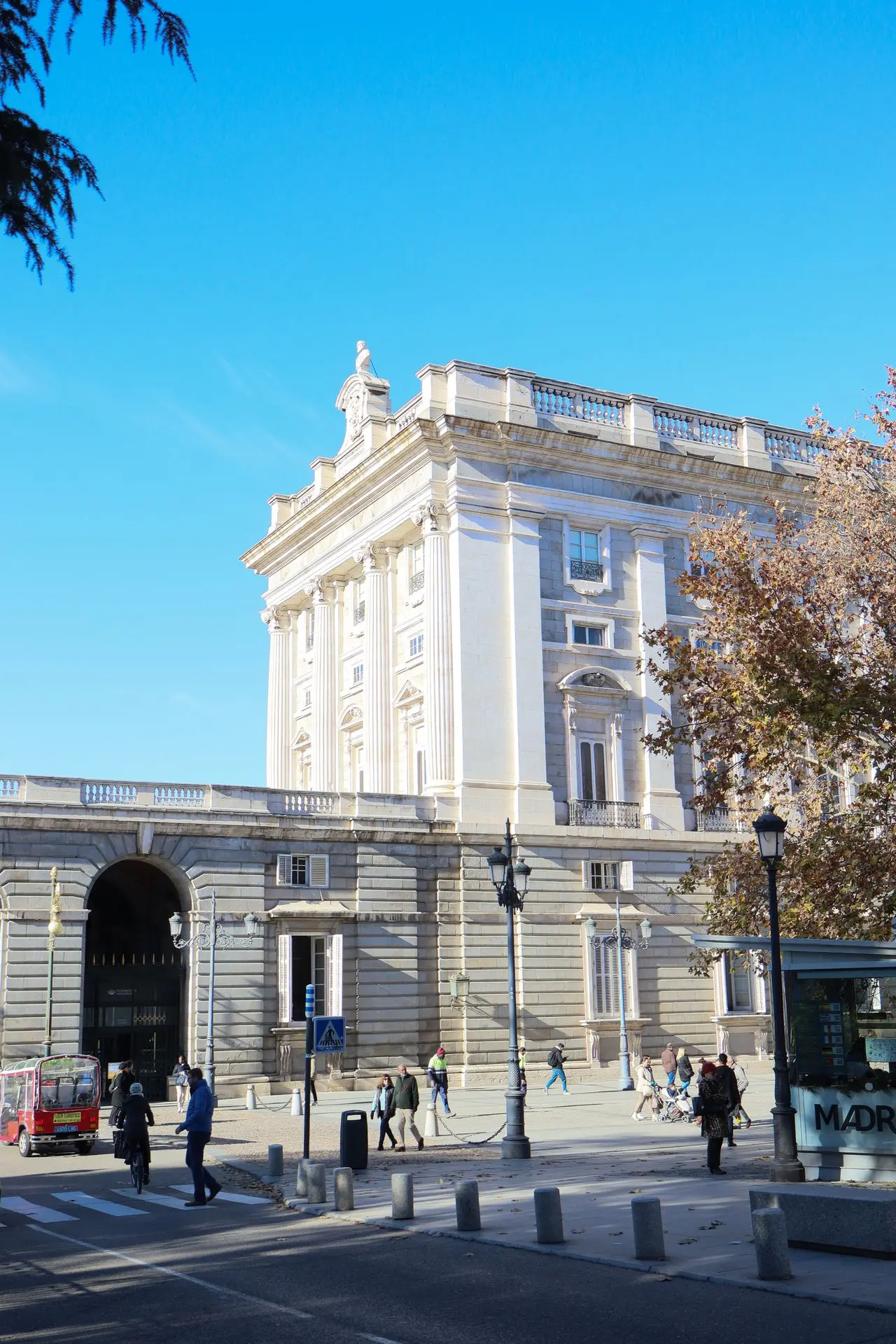 Almeida denunciará al exdelegado del Gobierno Francisco Martín por “inacción” ante la acampada de Sol
