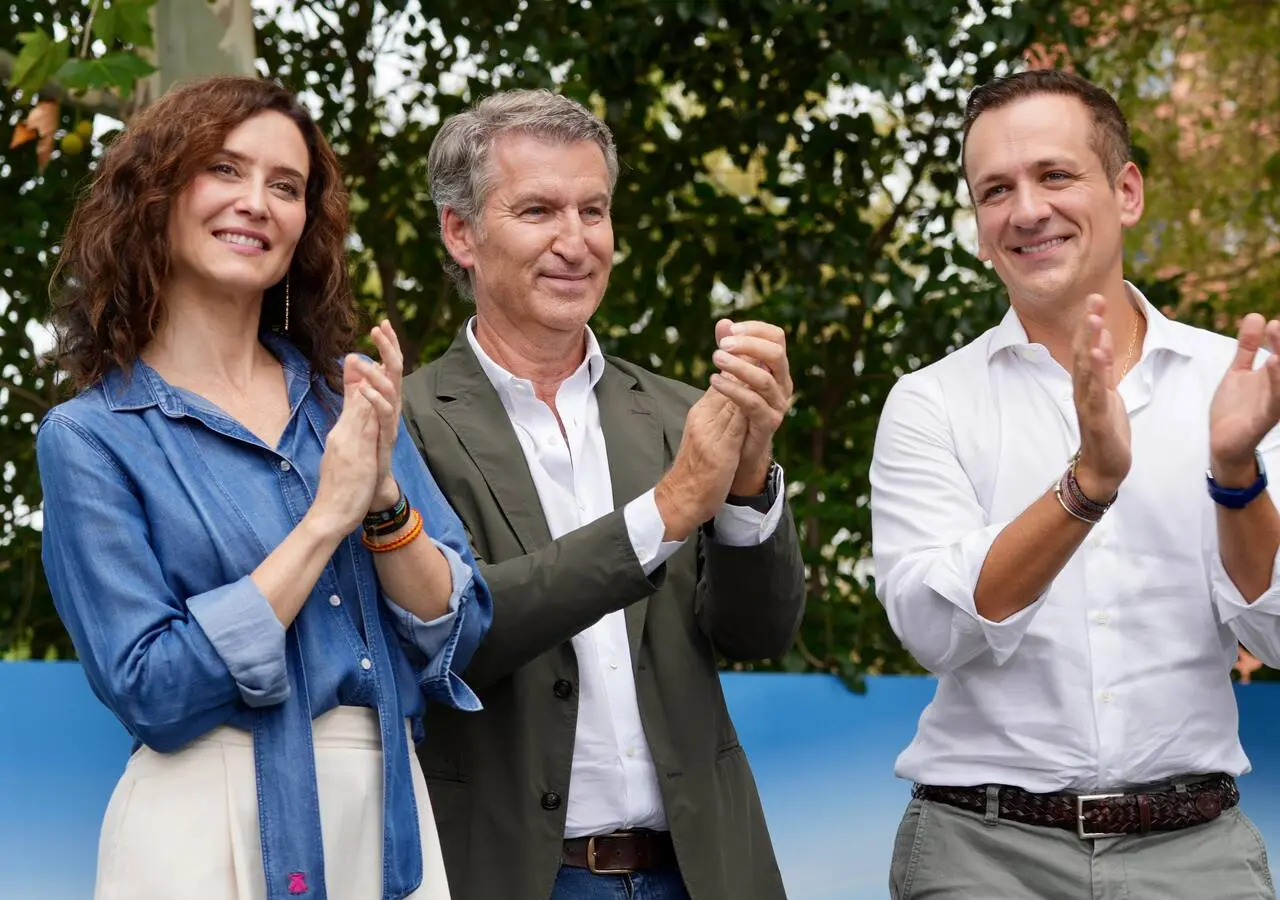 El portavoz y candidato del PP en Getafe, Antonio José Mesa (derecha), junto a Isabel Díaz Ayuso y Alberto Núñez Feijóo / PP
