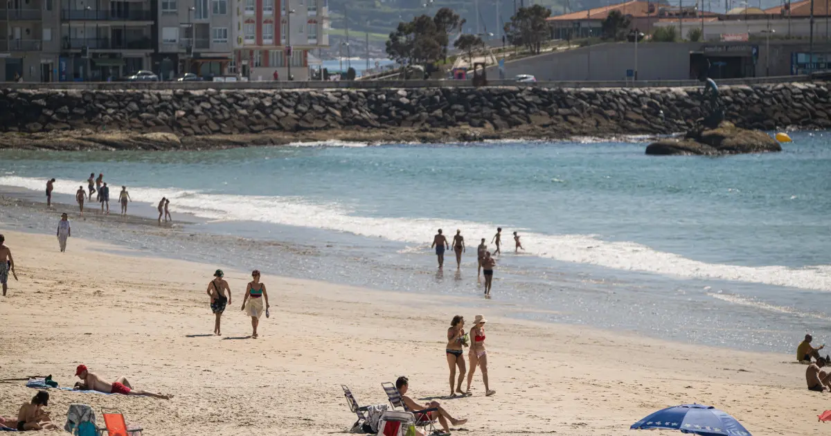 Alfonso Rueda firma protocolo con Sanxenxo para construir 350 viviendas, la mayoría protegidas