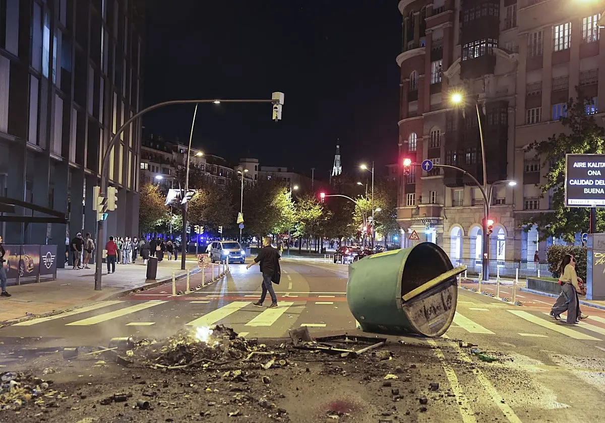 Altercados este lunes en el barrio bilbaíno de Deusto. Altercados este lunes en el barrio bilbaíno de Deusto. (Efe)
