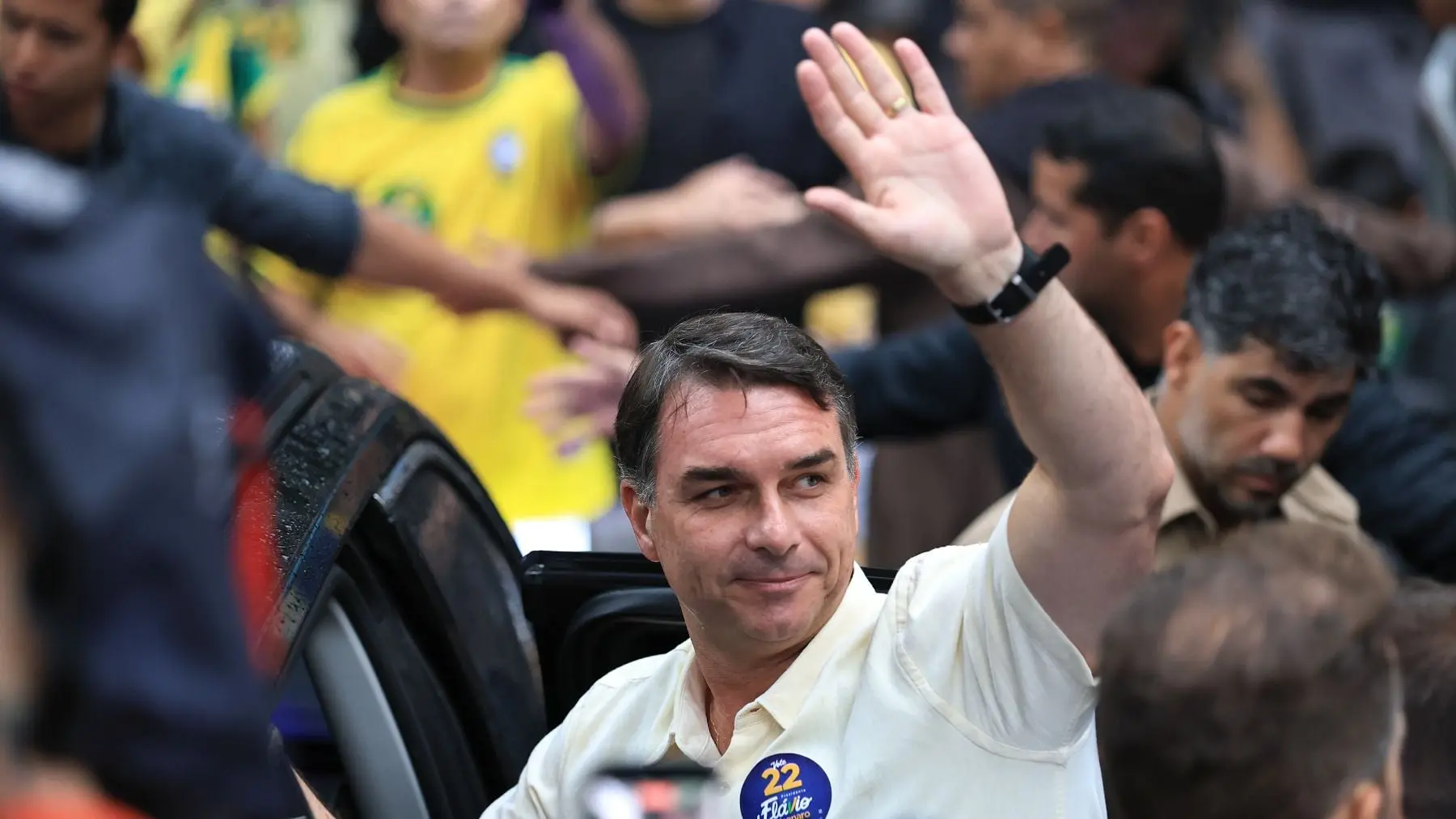 Flávio Bolsonaro sale de Brasil rumbo a Estados Unidos tras la orden del juez Moraes de retirarle el pasaporte