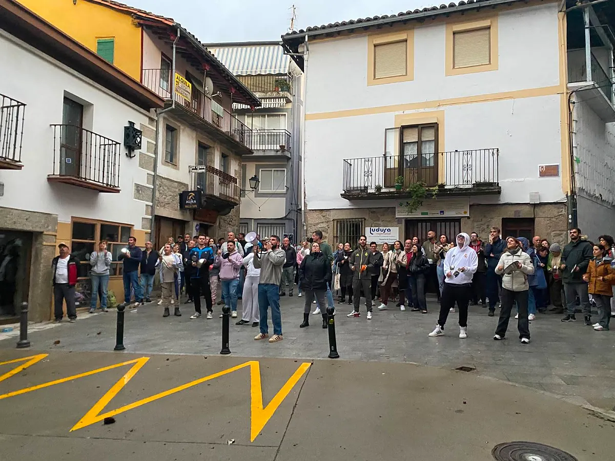 El alcalde de Mataró estudia denunciar a Baños de Montemayor por pagar el traslado de una familia okupa a su ciudad