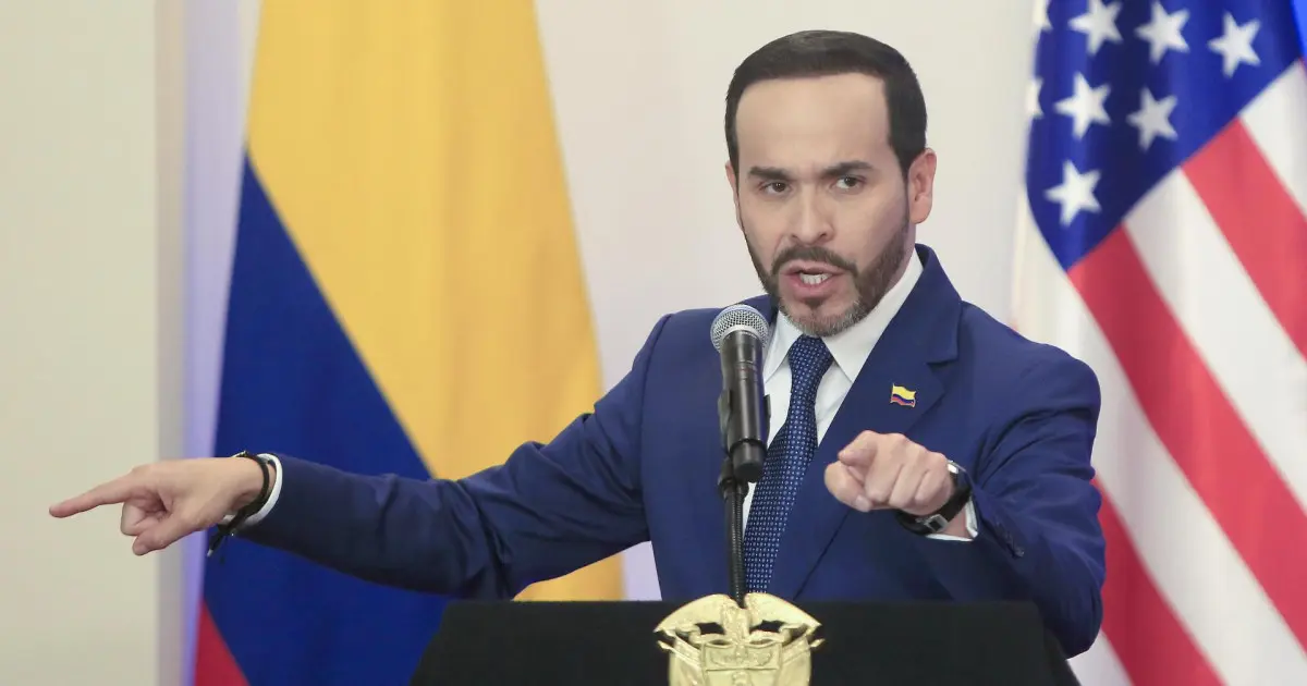 De la Espriella rompe con la paz total de Petro y lanza una ofensiva contra el ELN y las FARC disidentes