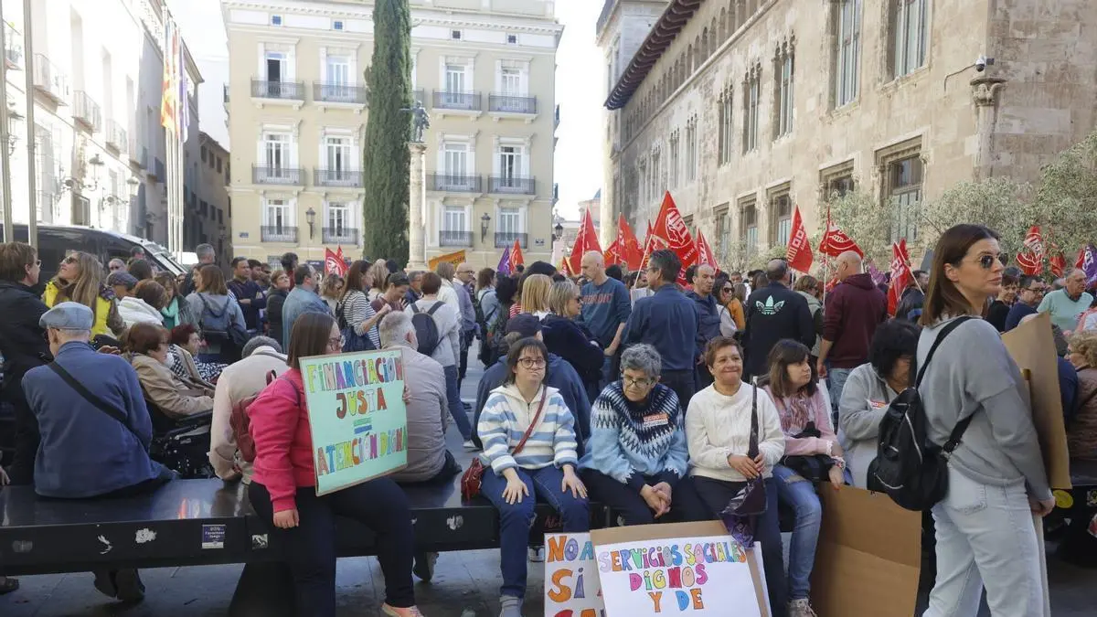 Patronal, sindicatos y entidades sociales critican que Pérez Llorca pase Servicios Sociales a la Consellería de Justicia