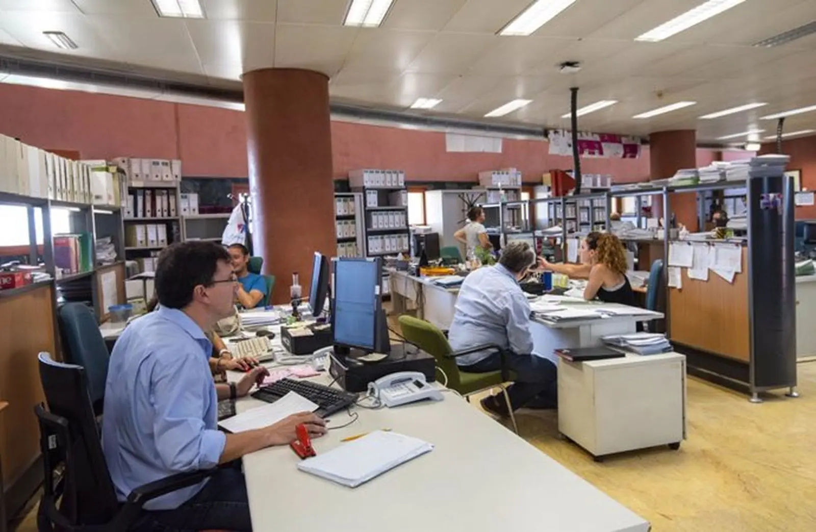 La Junta de Andalucía aplaza a enero de 2027 la segunda oferta de traslados de sus funcionarios