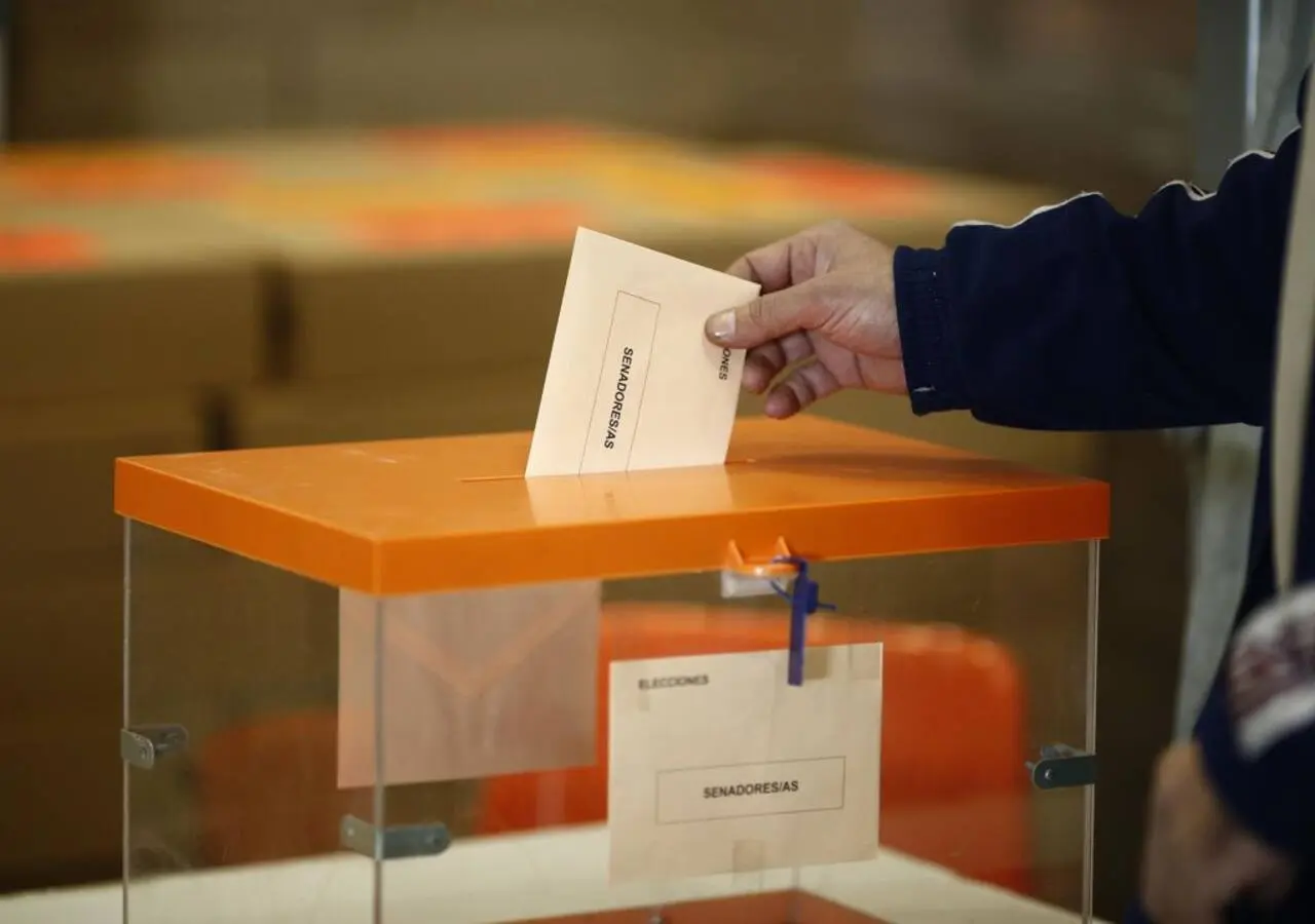 Bendodo, Bernal y Hernández Quero encabezan por Málaga tres de las doce candidaturas al Congreso