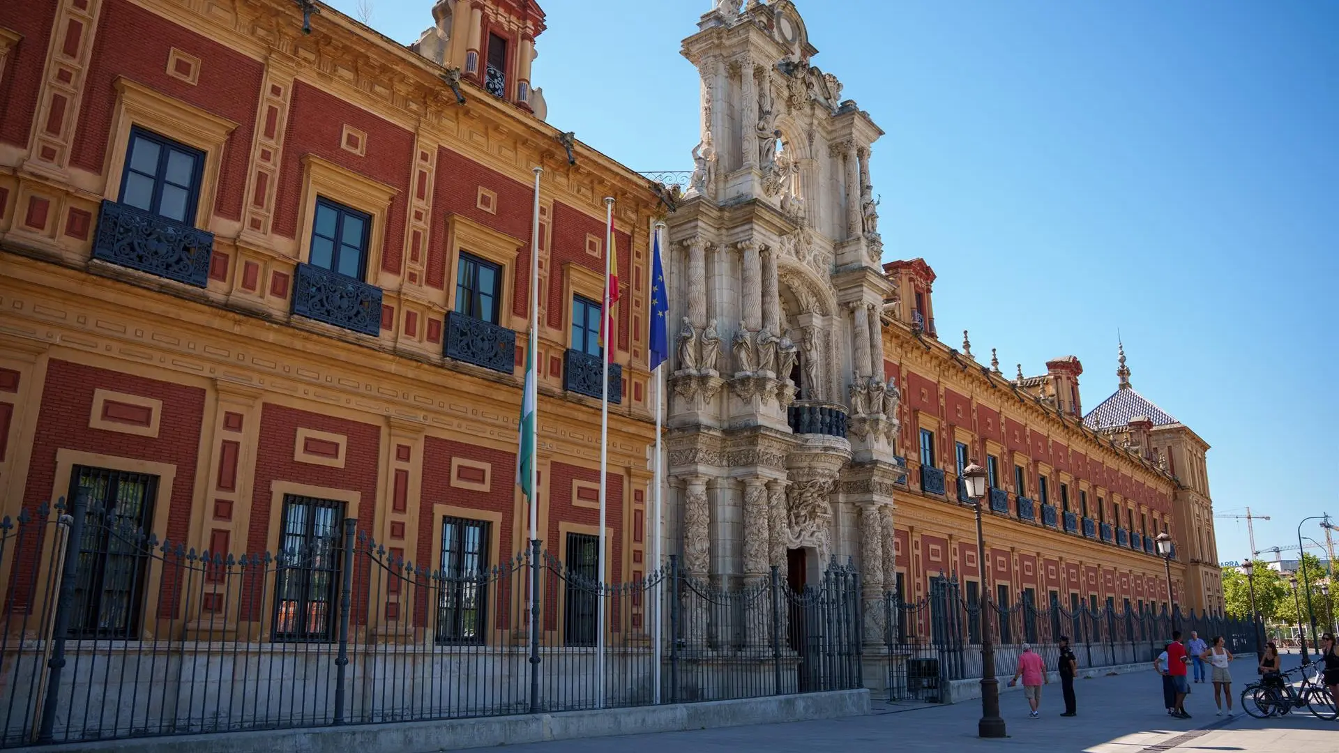 La Junta de Andalucía declara tres días de luto oficial por el choque de trenes de Urda