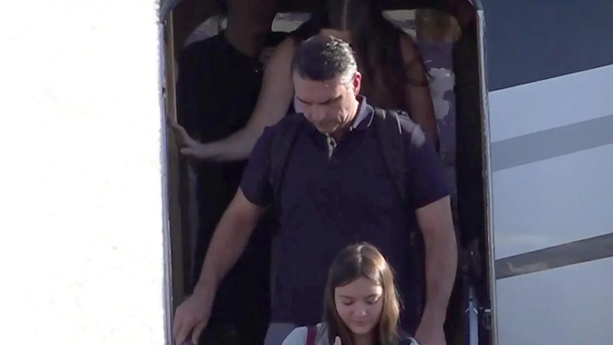 Flávio Bolsonaro llega a Miami tras salir de Brasil con un pasaporte italiano y cruzar a Argentina
