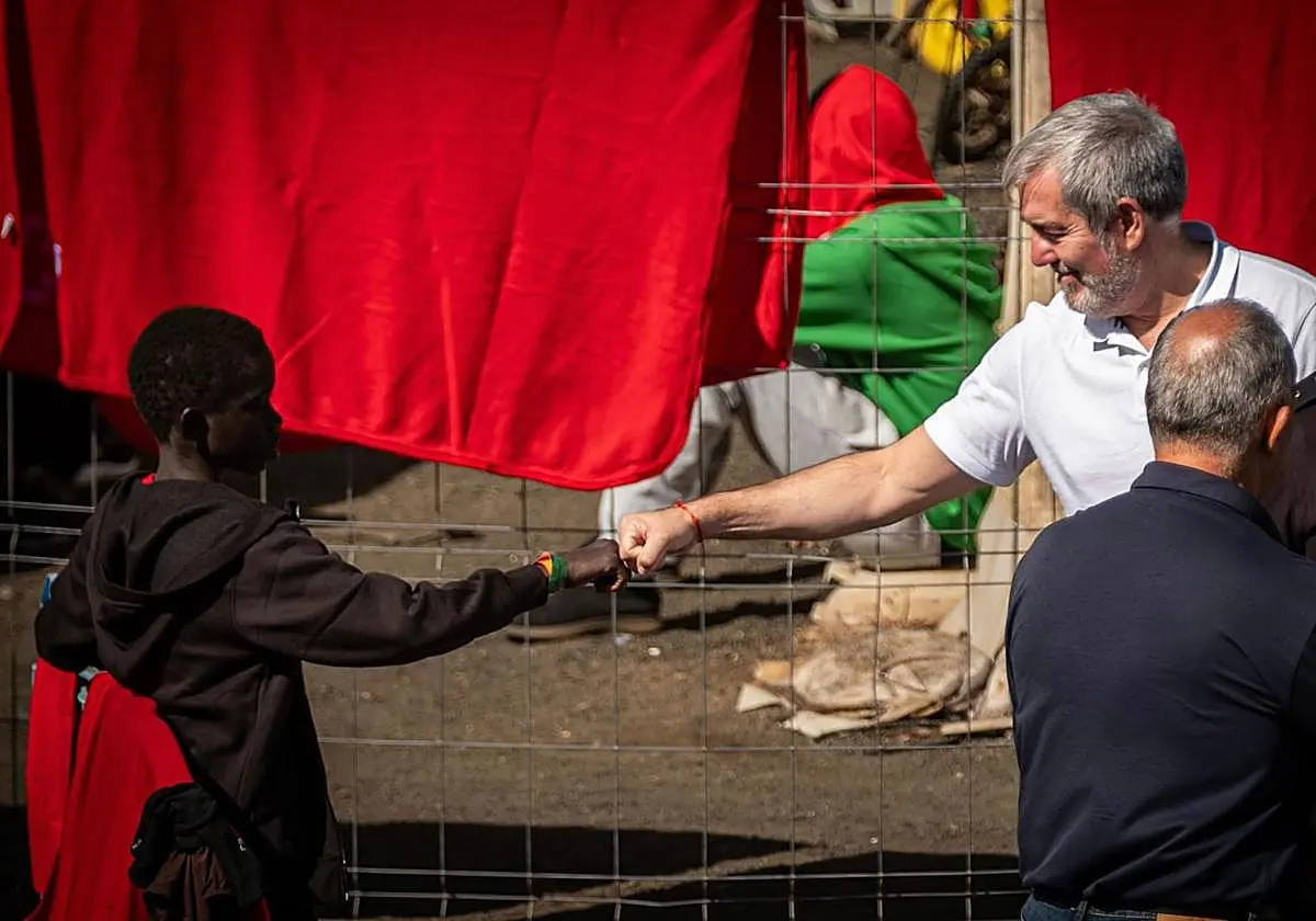 El presidente canario Fernando Clavijo pide al Gobierno central un refuerzo sanitario urgente ante el repunte migratorio