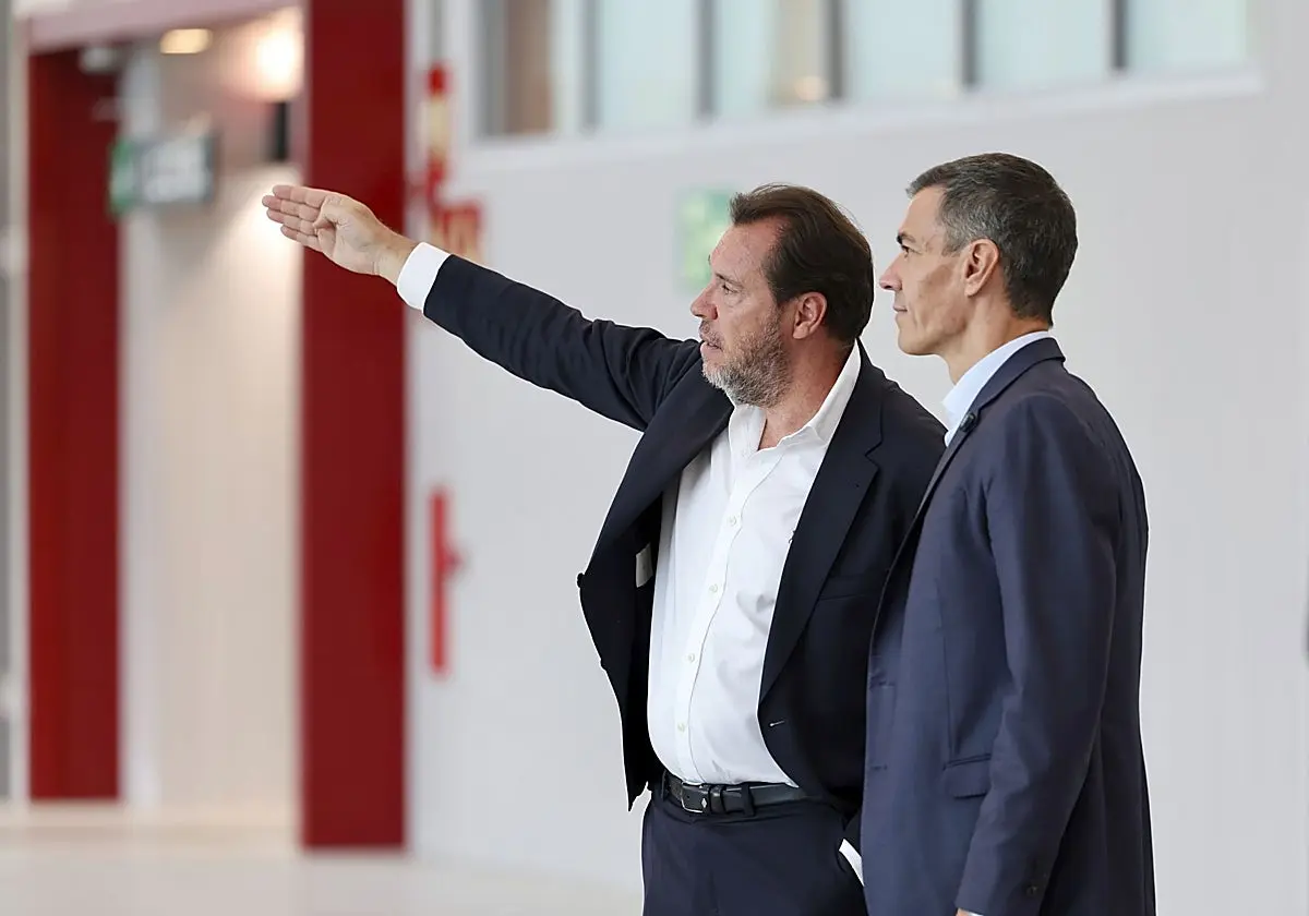 Óscar Puente y Pedro Sánchez. Óscar Puente y Pedro Sánchez. (EFE)