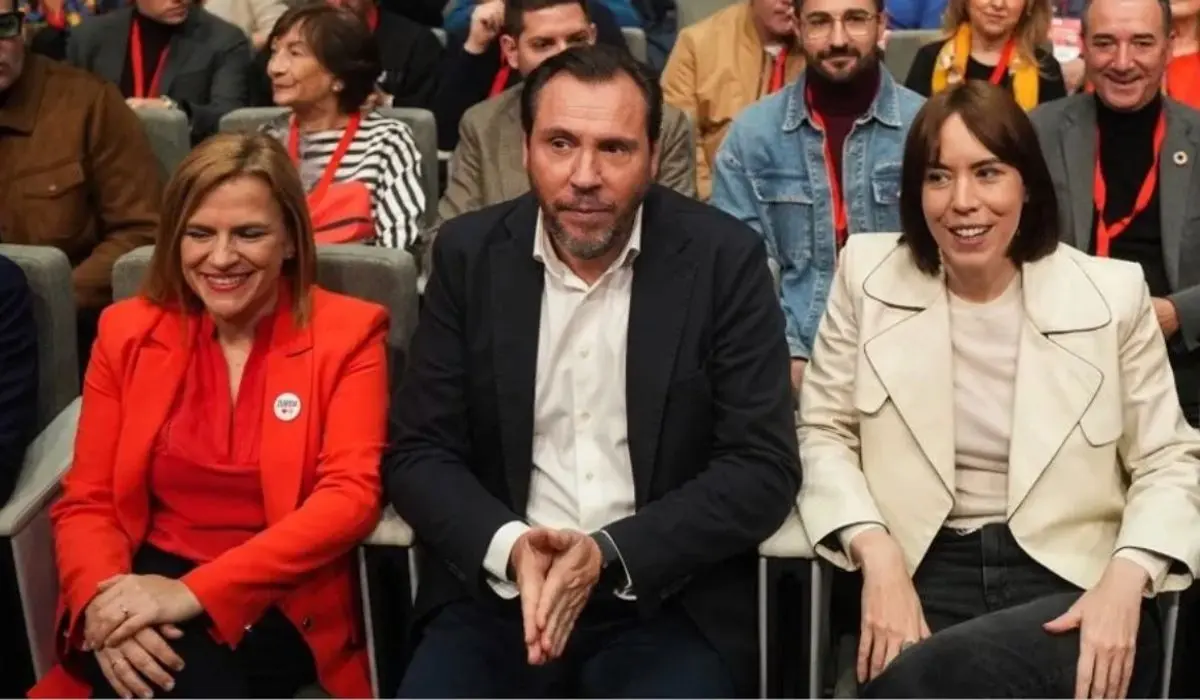 Óscar Puente, junto a Pilar Bernabé y Diana Morant