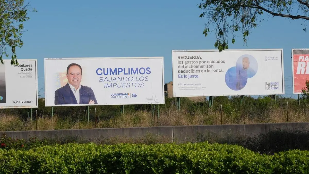Antifraude acude a la sede del PPCV para indagar en la denuncia sobre las vallas de Llorca y de la Generalitat