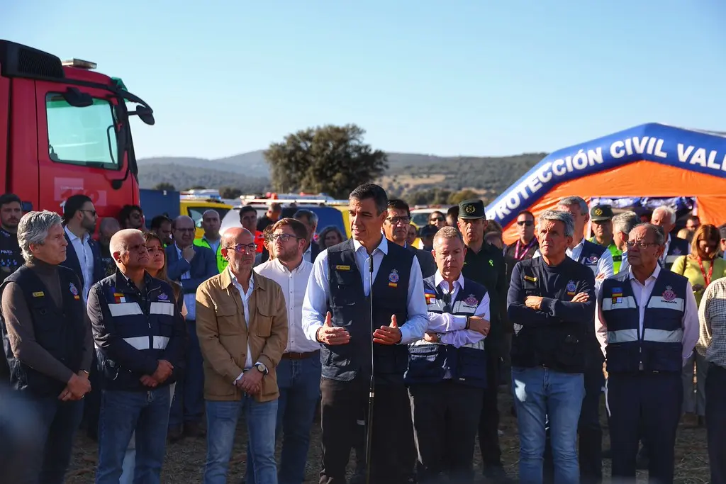 El presidente del Gobierno visita el lugar del accidente ferroviario de Urda, Toledo (28/10/26)