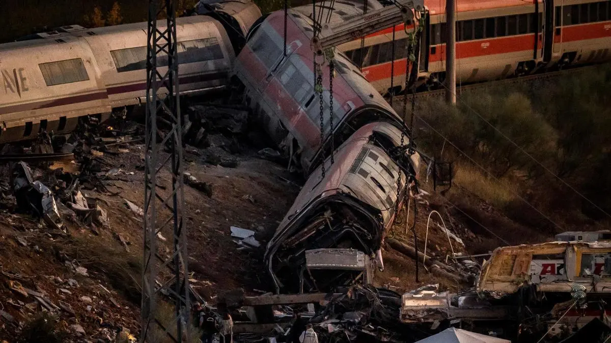 Óscar Puente sostiene que el centro de control de Atocha no actuó tras el aviso del Iryo antes del choque de Urda