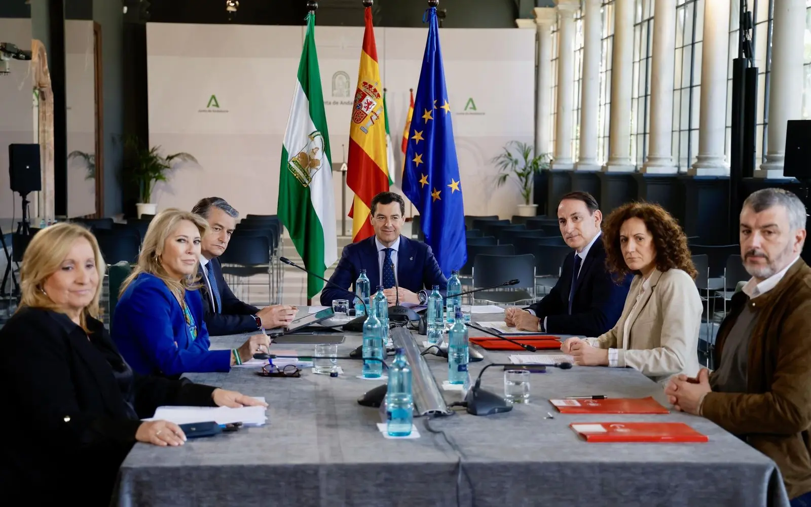 La Junta aprueba un Presupuesto para 2027 que recorta a la mitad la subvención de UGT y CCOO en relaciones laborales