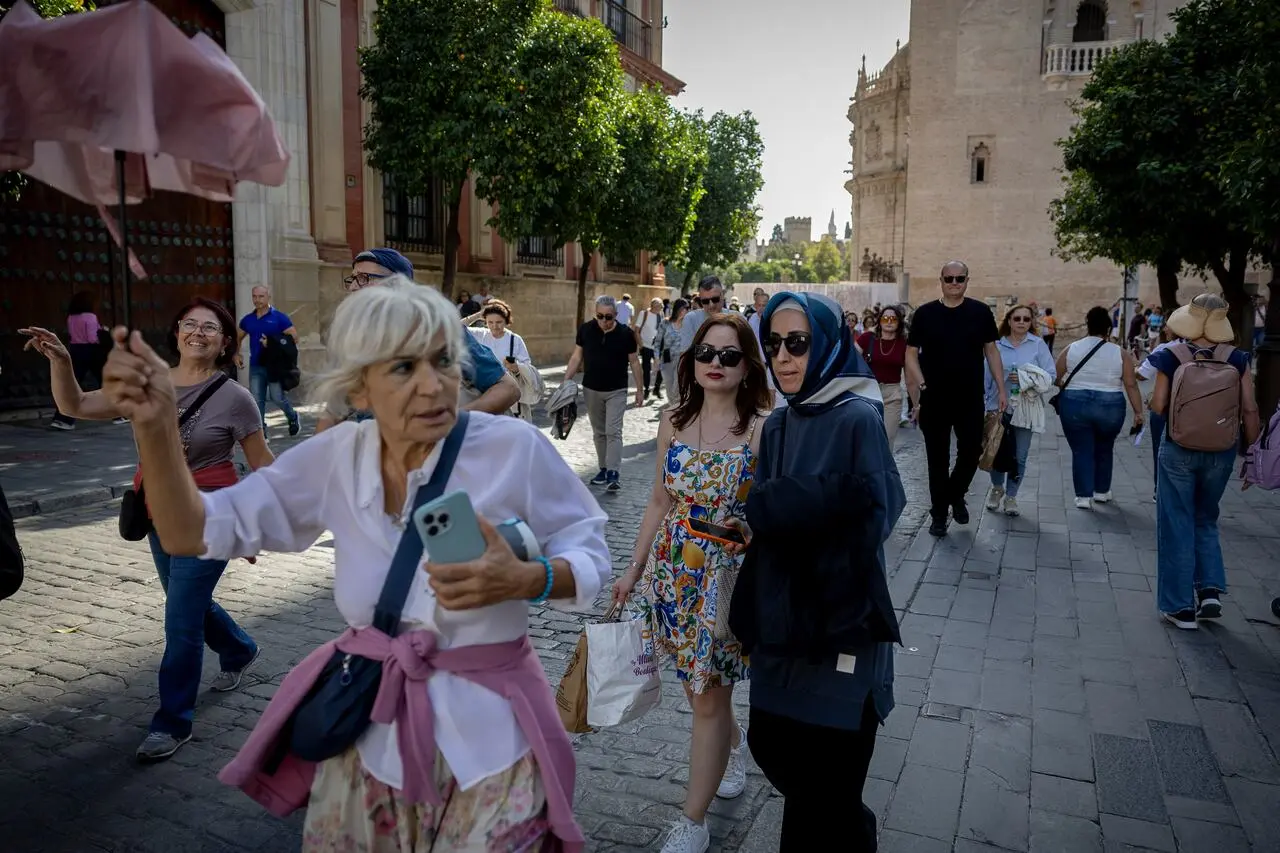 La Consejería de Turismo de Andalucía se niega a legislar la tasa turística pese a la presión de Sevilla y Málaga