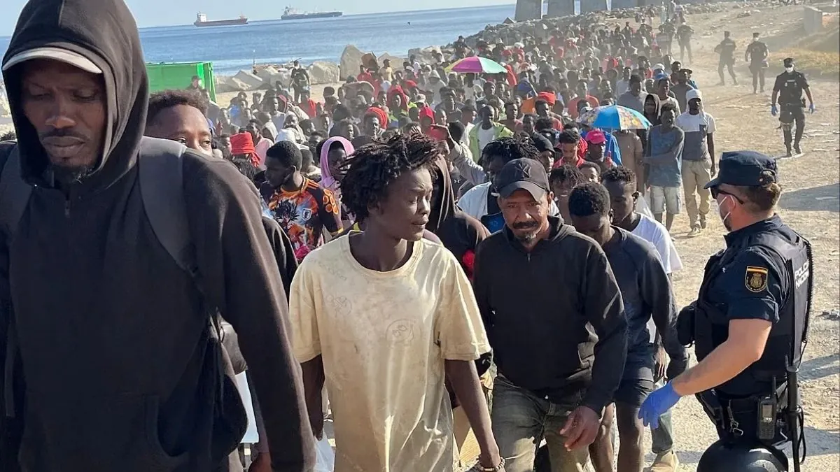 Melilla acoge a 330 menores inmigrantes, pero pide al Gobierno repatriarlos a Marruecos Inmigrantes en Ceuta, en foto de arch