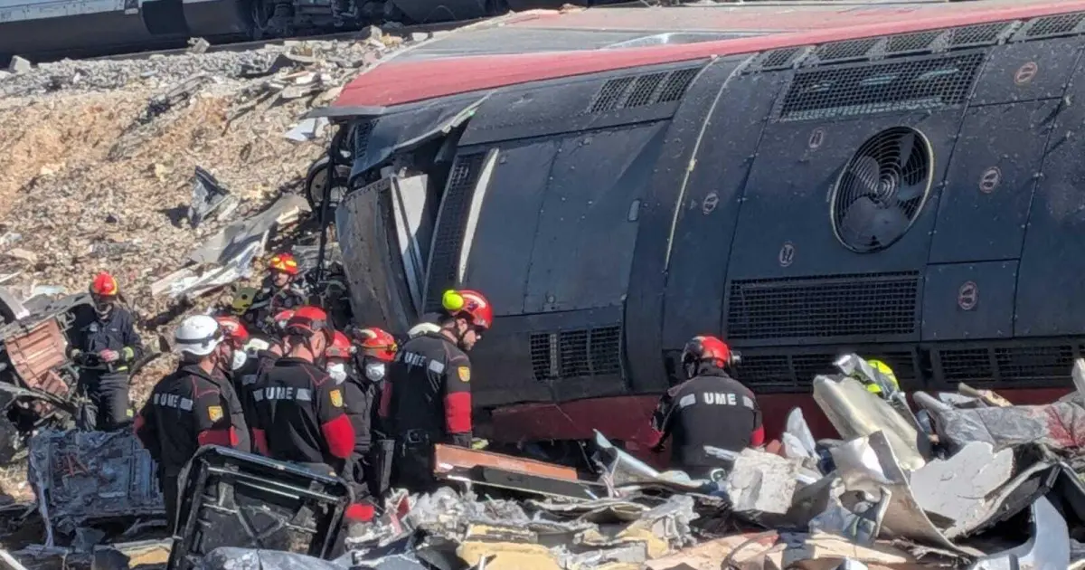 La UME despliega 250 efectivos en el accidente ferroviario de Urda, que por ahora deja 69 muertos