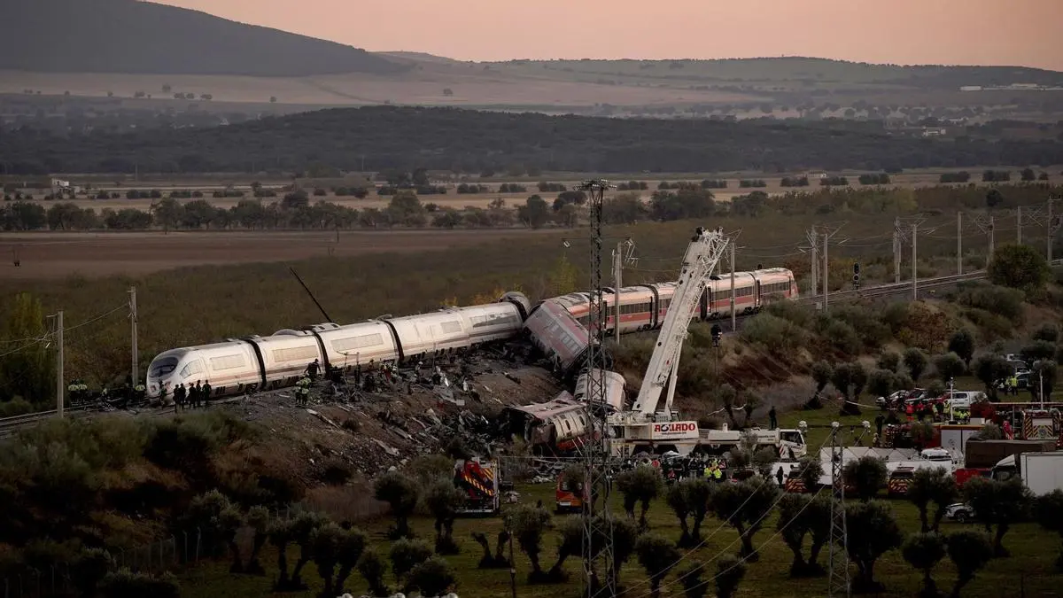La Junta de Andalucía calcula que la inversión estatal en la alta velocidad andaluza cae un 26,1 % si se mide por los trenes que circulan