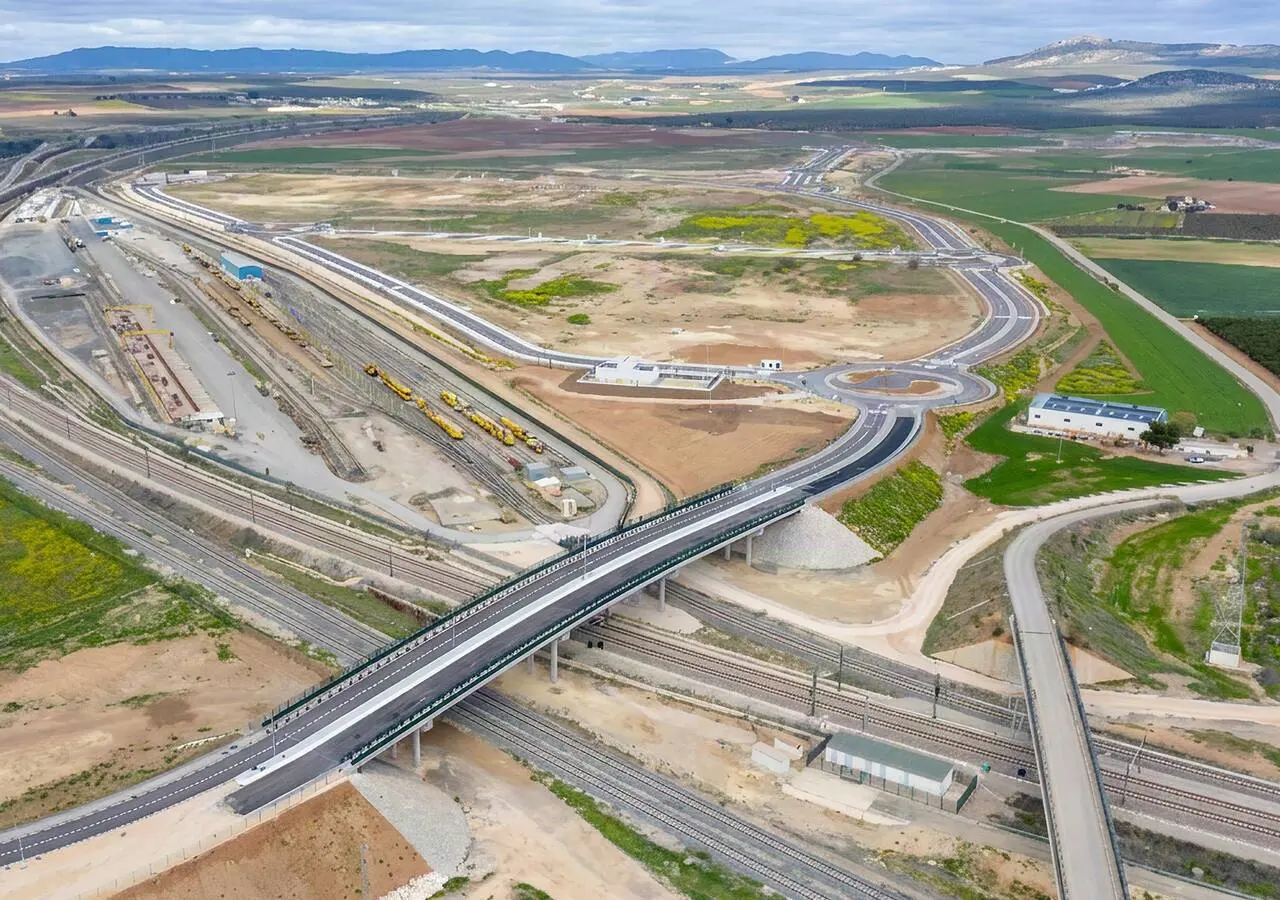 La Junta de Andalucía reserva cuatro millones para la zona intermodal del Puerto Seco de Antequera en su anteproyecto de presupuestos de 2027