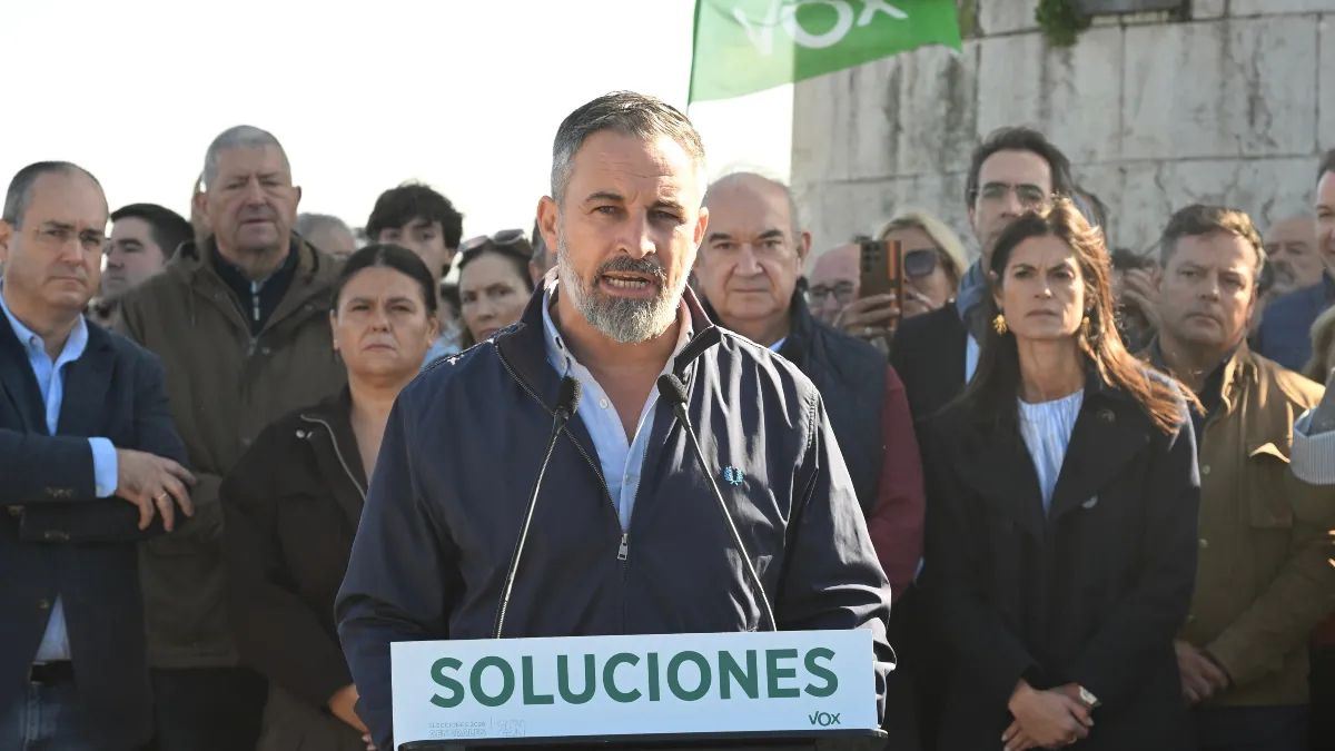 Abascal dice que el Gobierno «miente» por el posible cierre del AVE Madrid-Barcelona El presidente de Vox, Santiago Abascal.