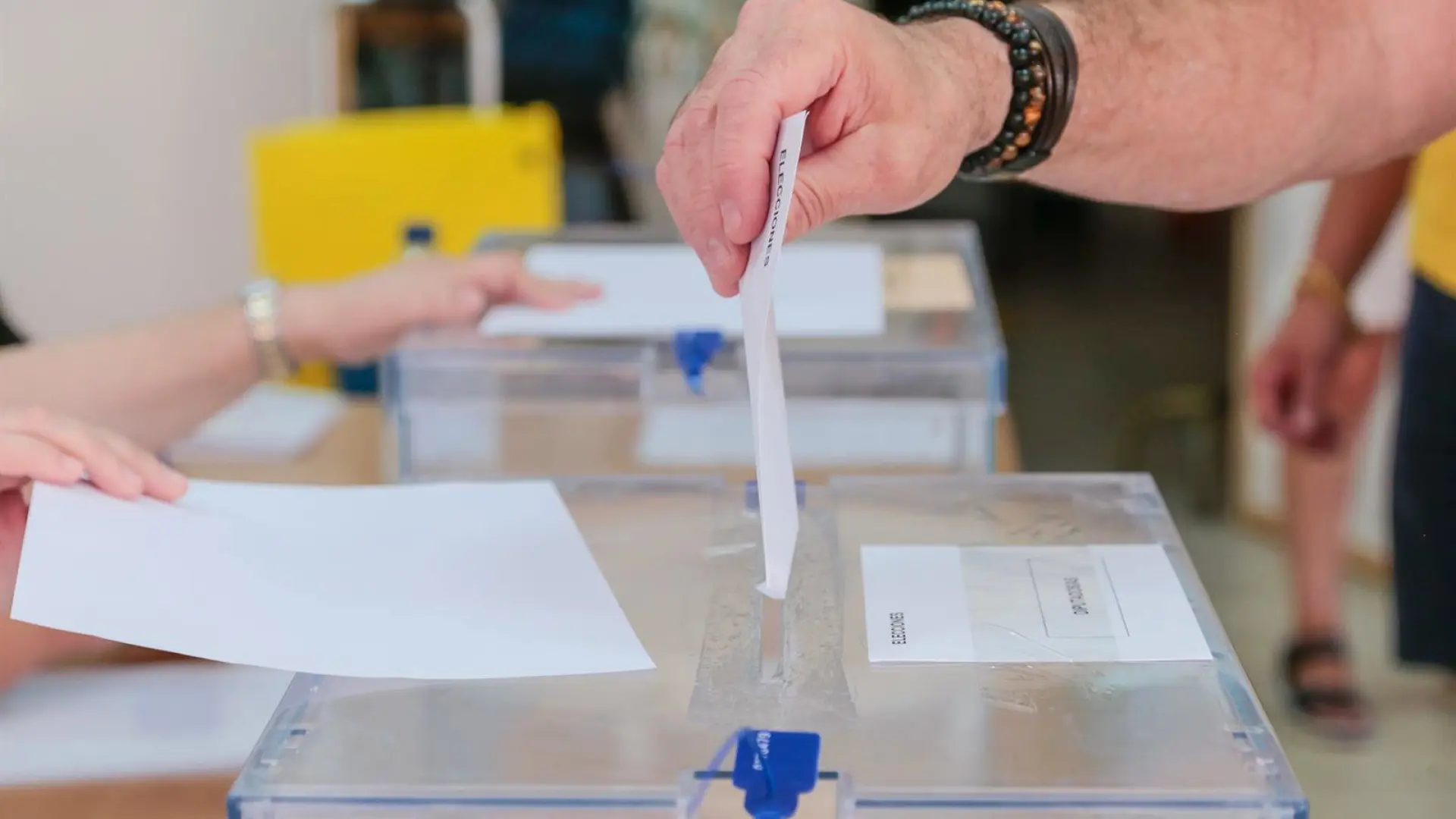 Once candidaturas al Congreso y siete al Senado concurren a las elecciones generales por Cádiz