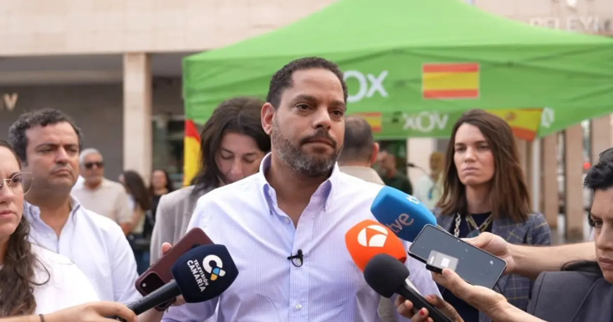 Vox promete devolver a sus países a todos los inmigrantes en situación irregular si logra “fuerza suficiente” en las generales