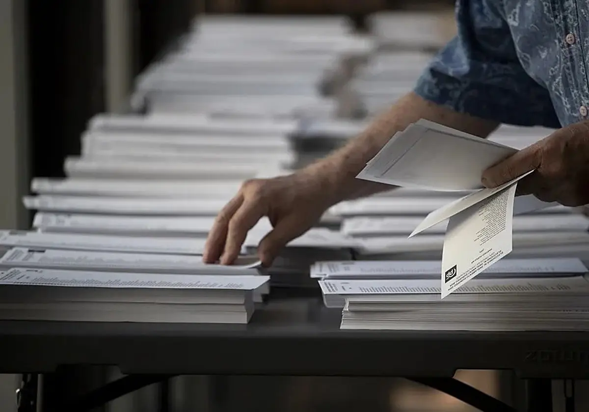 Imagen de archivo de una votación Imagen de archivo de una votación. (Marta Nieto/Efe)